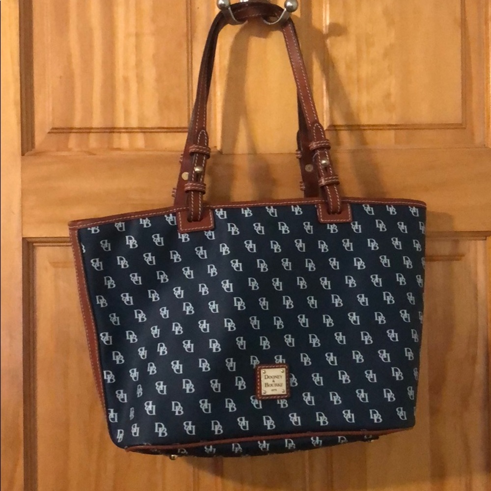 Dooney & Bourke shoulder bag